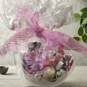 Elegant Pink Bath Soak & Bubbles Gift Set